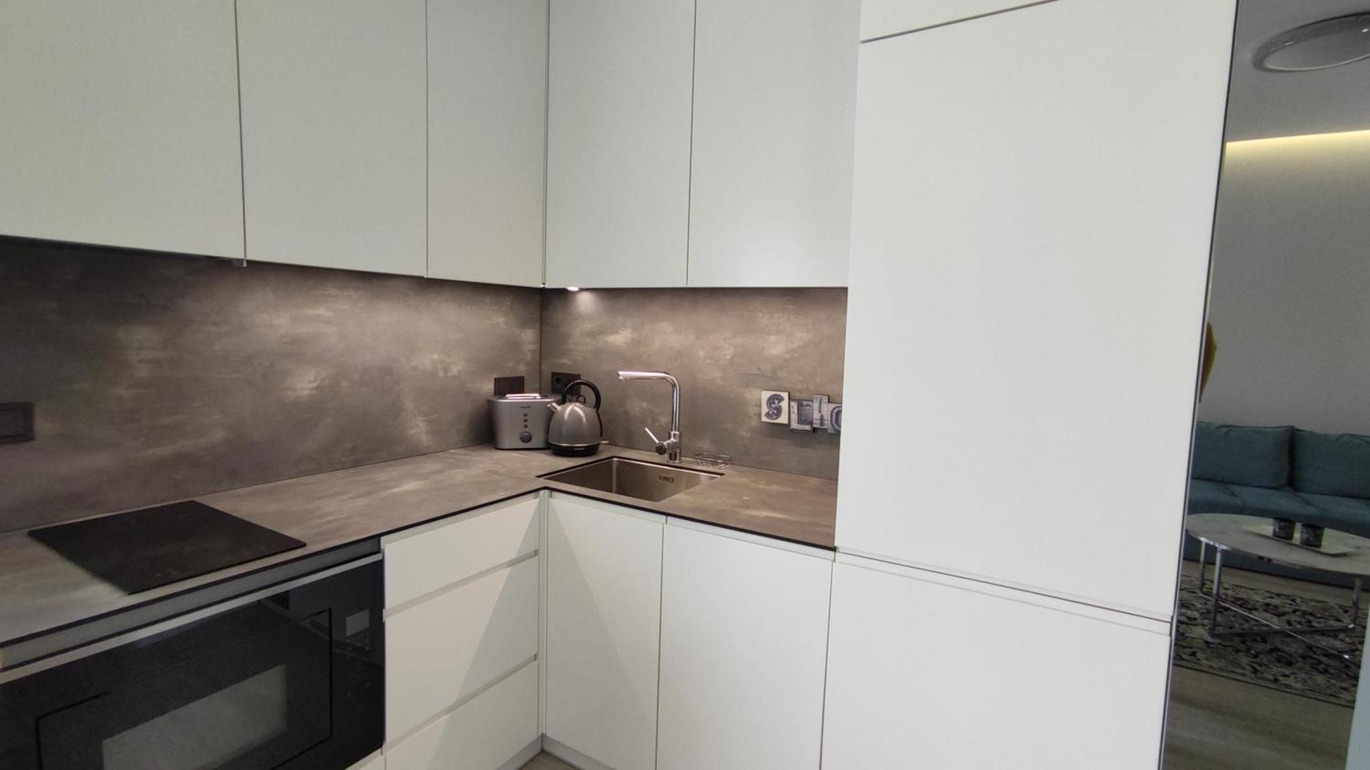 New J&R Apartment Near Girstutis, Free Private Parking & Self Check-In Kaunas Dış mekan fotoğraf